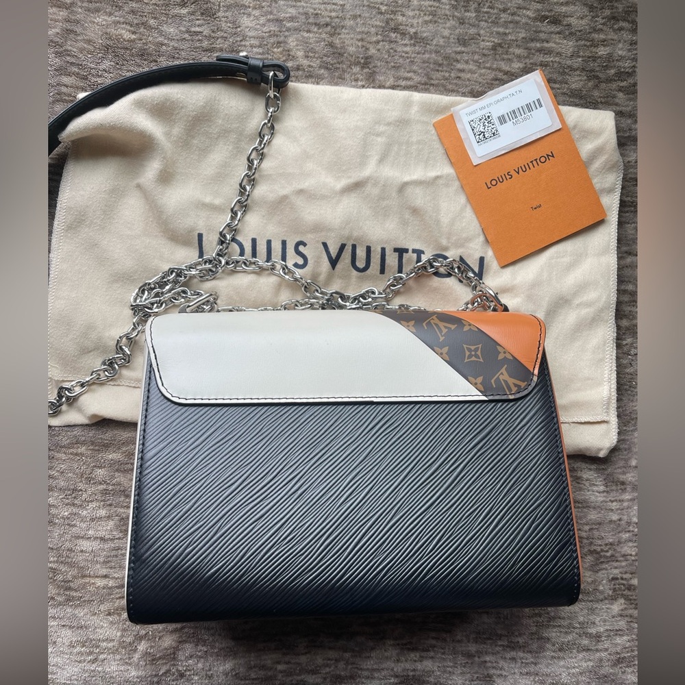 Louis Vuitton Twist MM Limited Edition Epi Leather - Picture 6 of 15